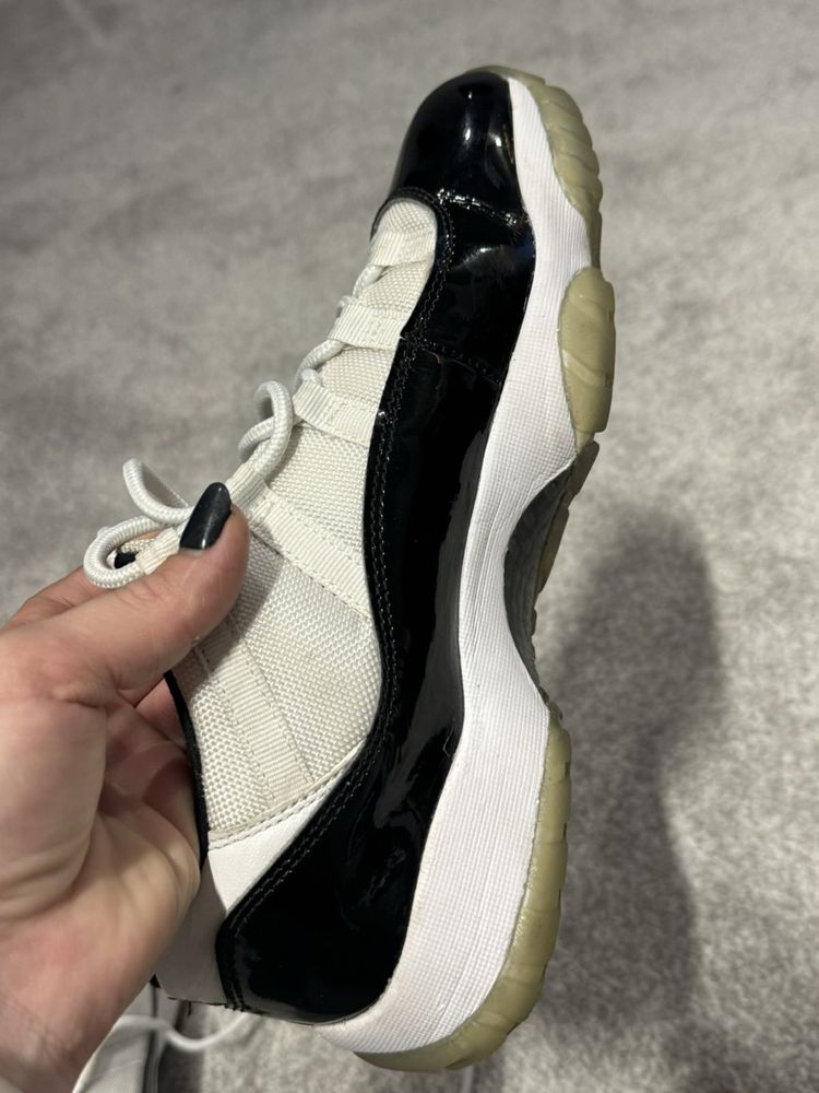 Nike jordan 11 low