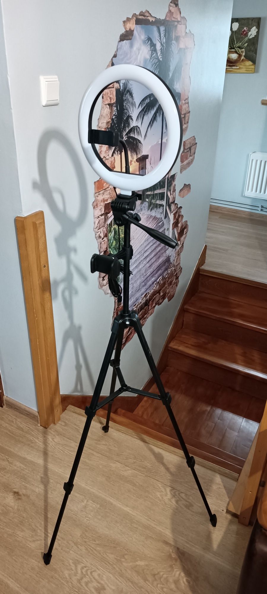 lampa pierścieniowa LED ze stojakiem i uchwytami doMakijażu transmisji