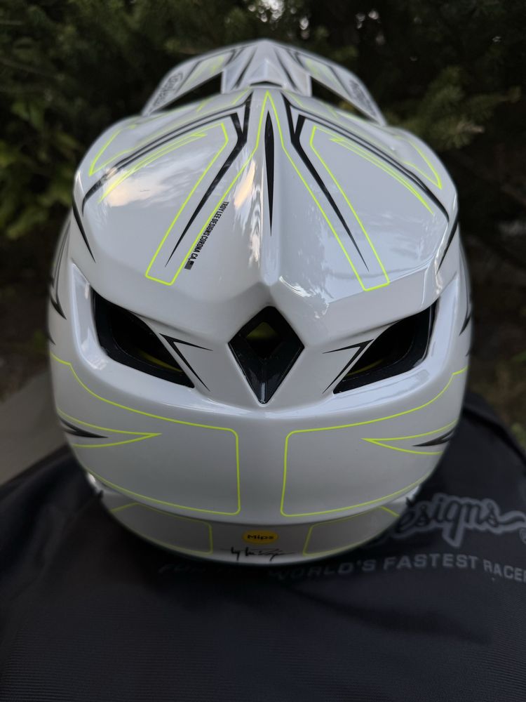 Troy Lee Designs D4 composite szary grey nowy L MIPS