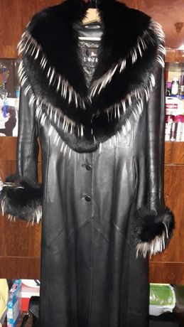 Натуральное кожаное пальто с мехом чернобурка осень-зима