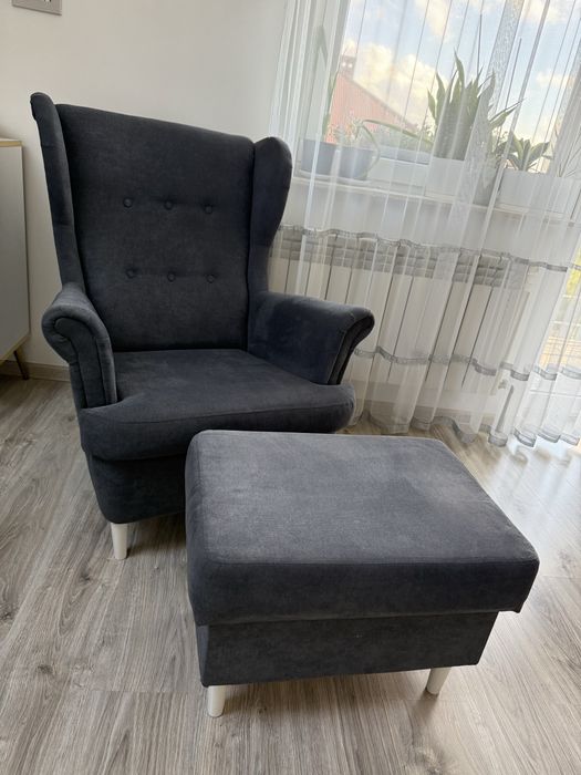 Fotel do salonu z podnóżkiem