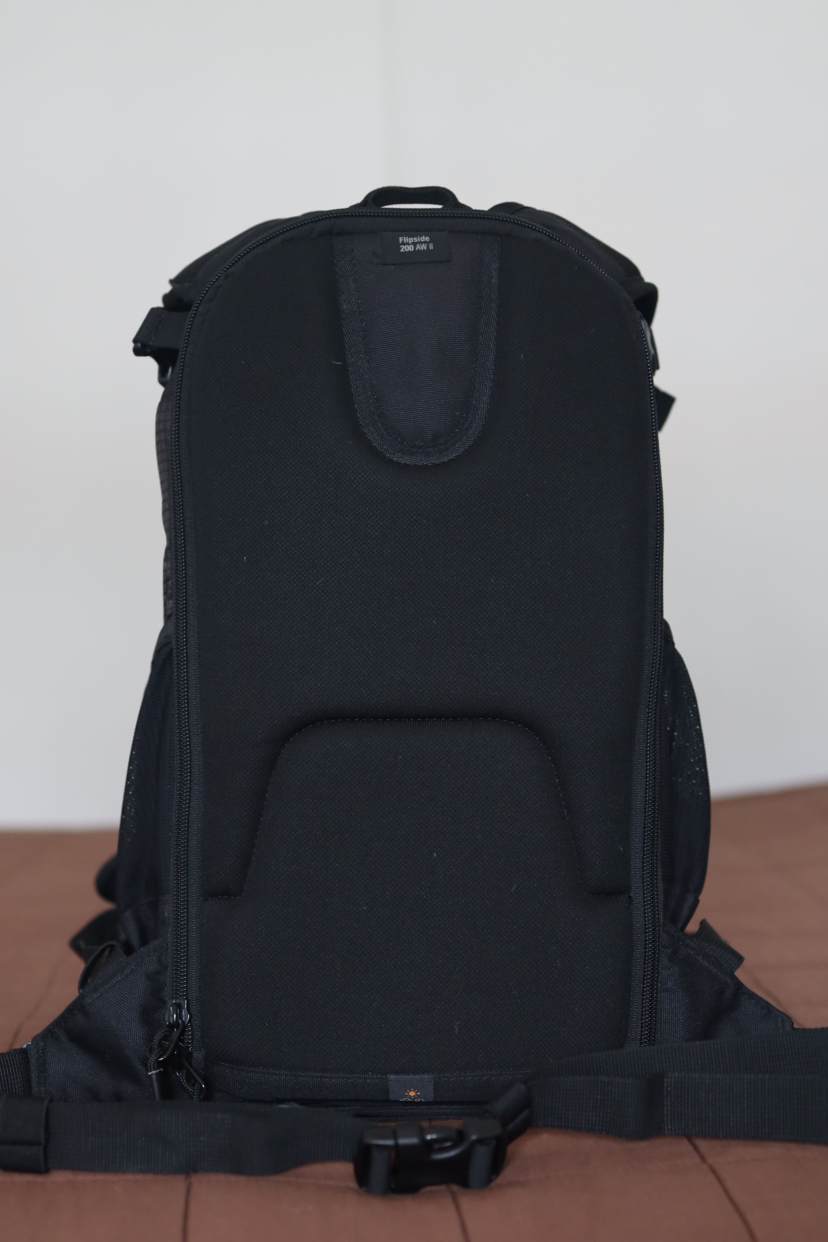 Mochila Lowepro Flipside 200 AW II