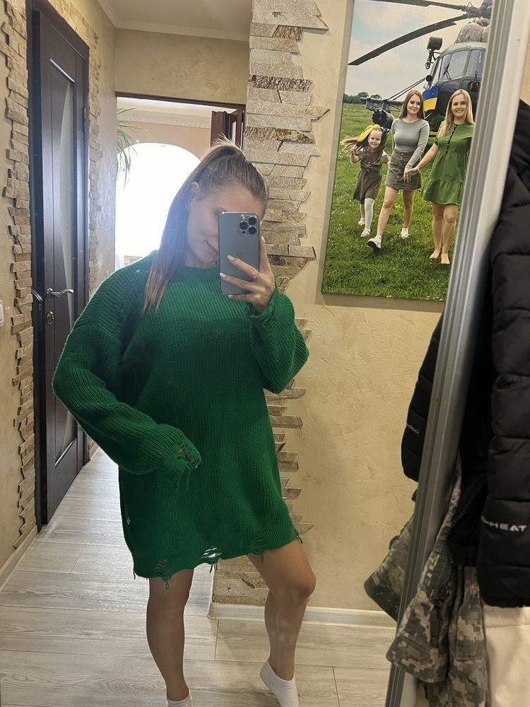 Вʼязане зелене плаття