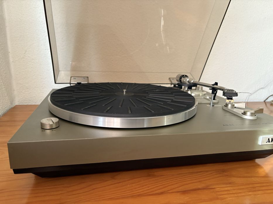 Gira discos Akai AP-103C