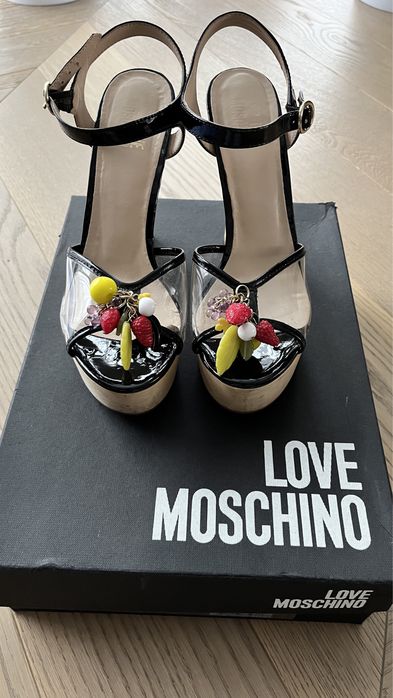 Koturny Moschino r.38