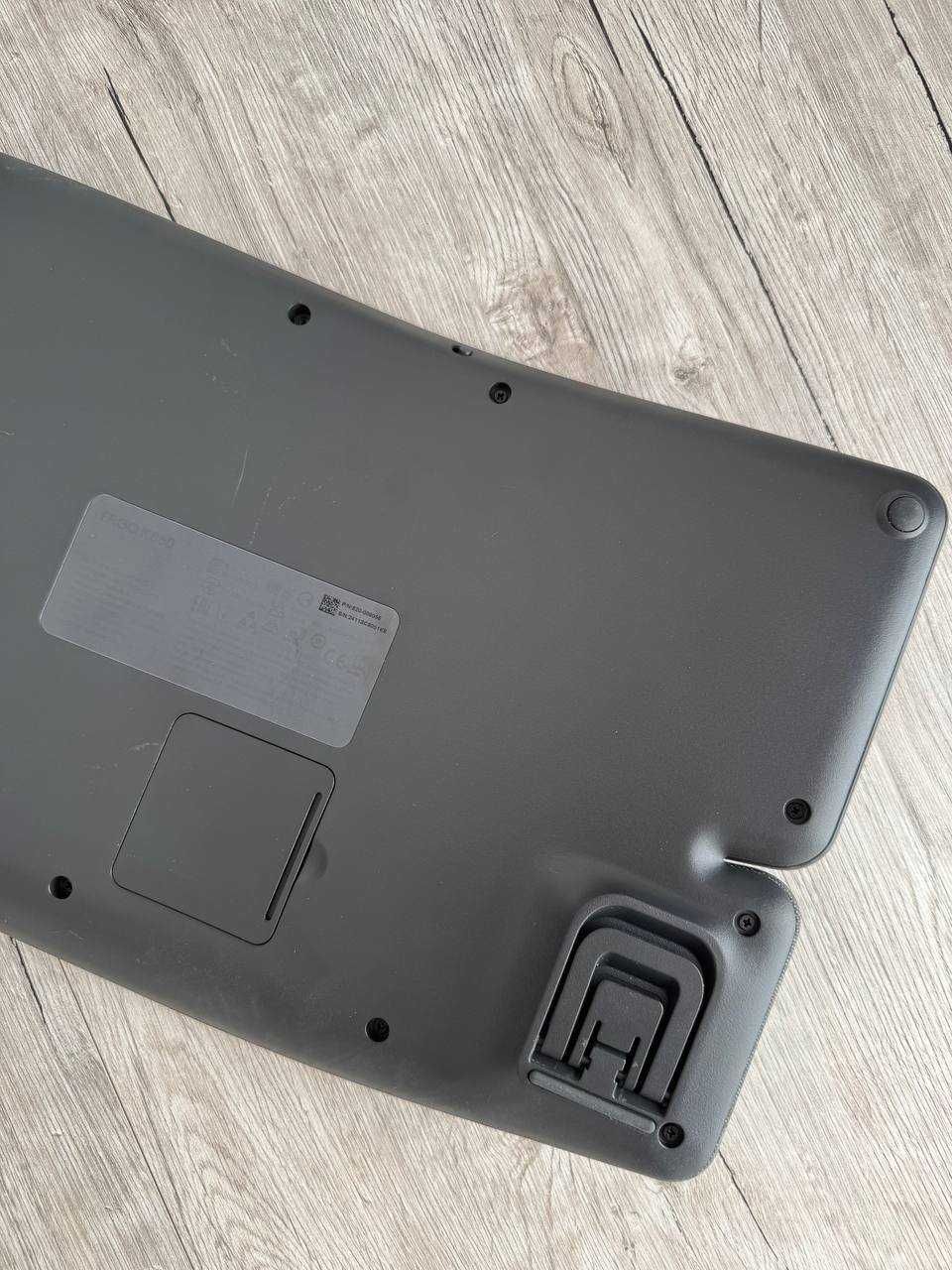 Ергономічна клавіатура Logitech Ergo K860