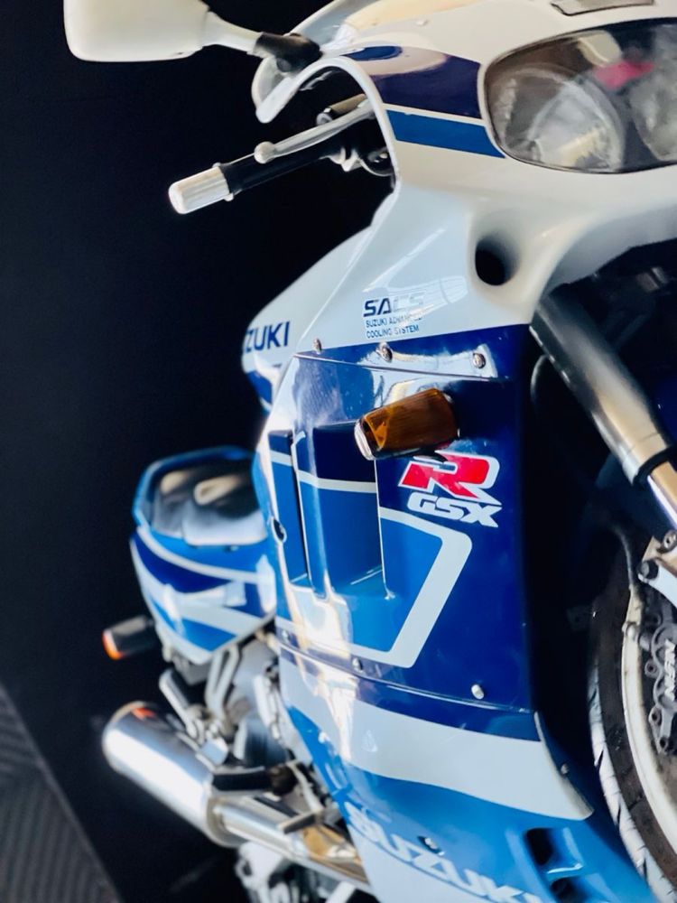 Suzuki GSXR 1100 de 92