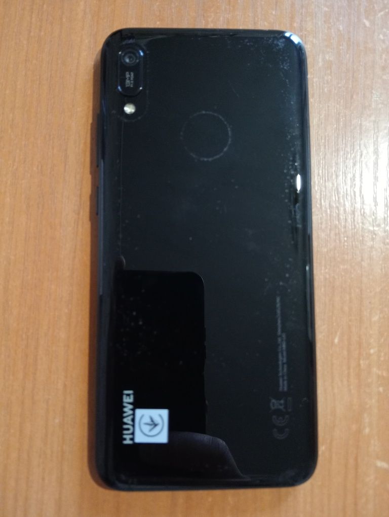 Продам смартфон Huawei y6 2019