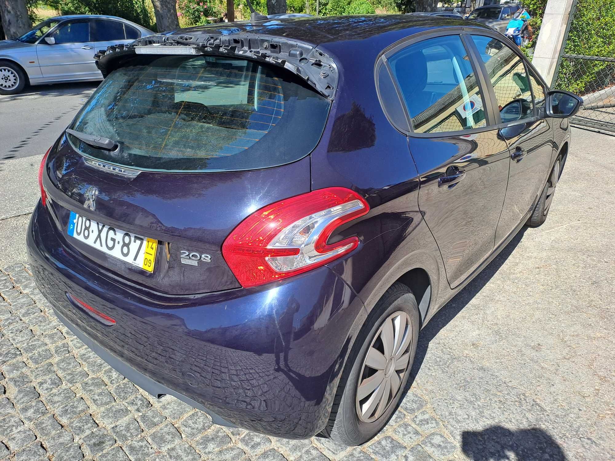 Peugeot 208 de senhora 2014