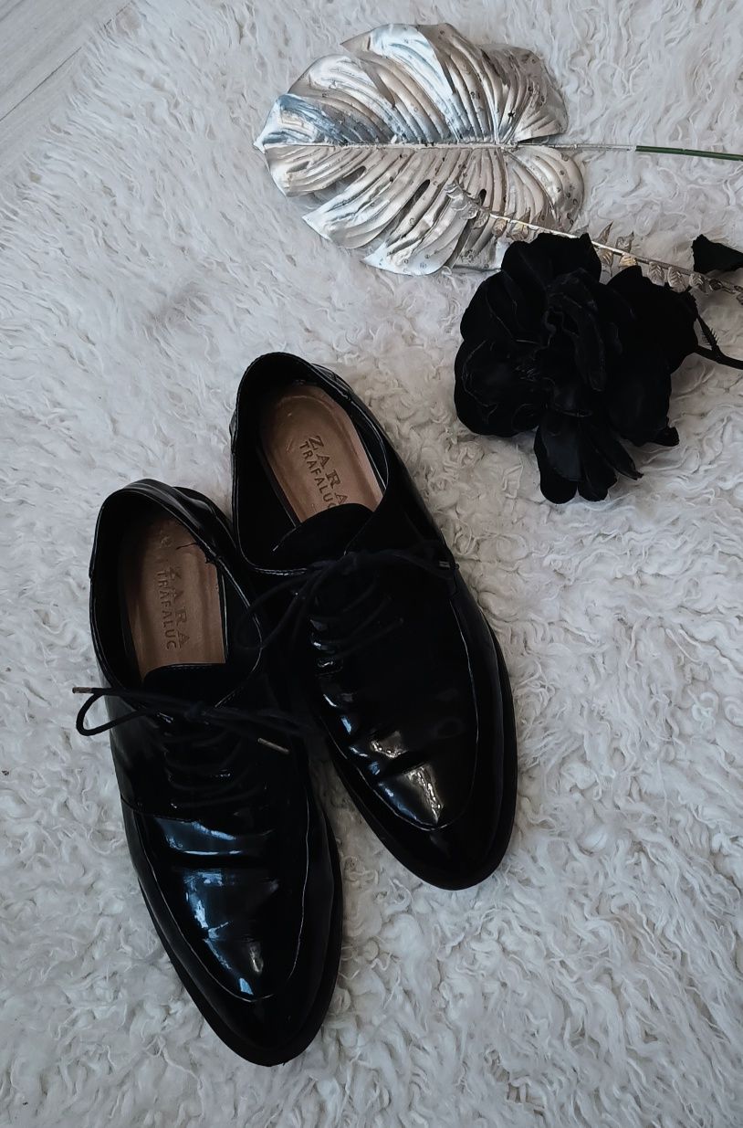 Zara Lakierowane buty półbuty mokasyny loafersy oksfordki 38