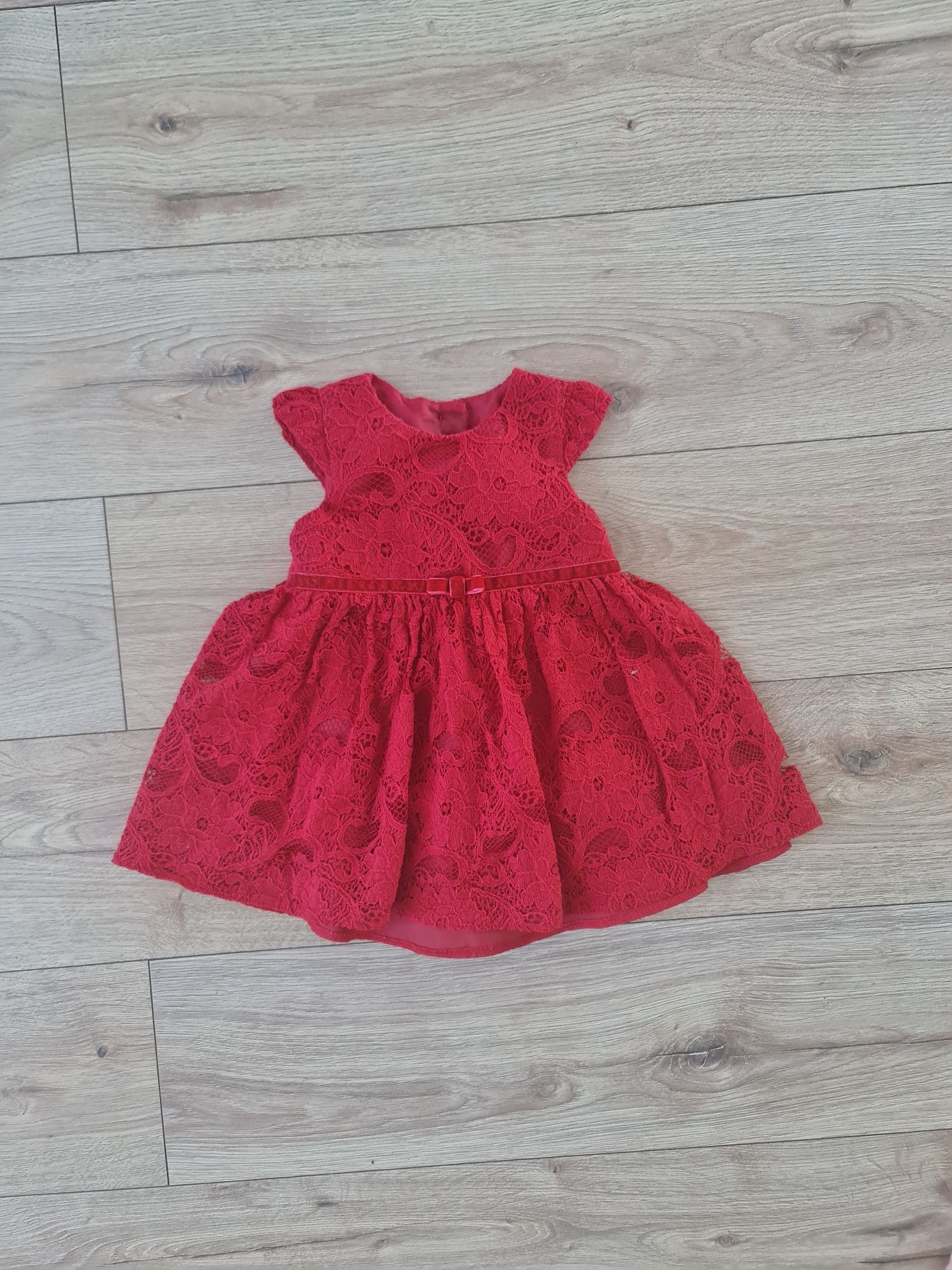 Sukienka czerwona koronkowa, 62cm