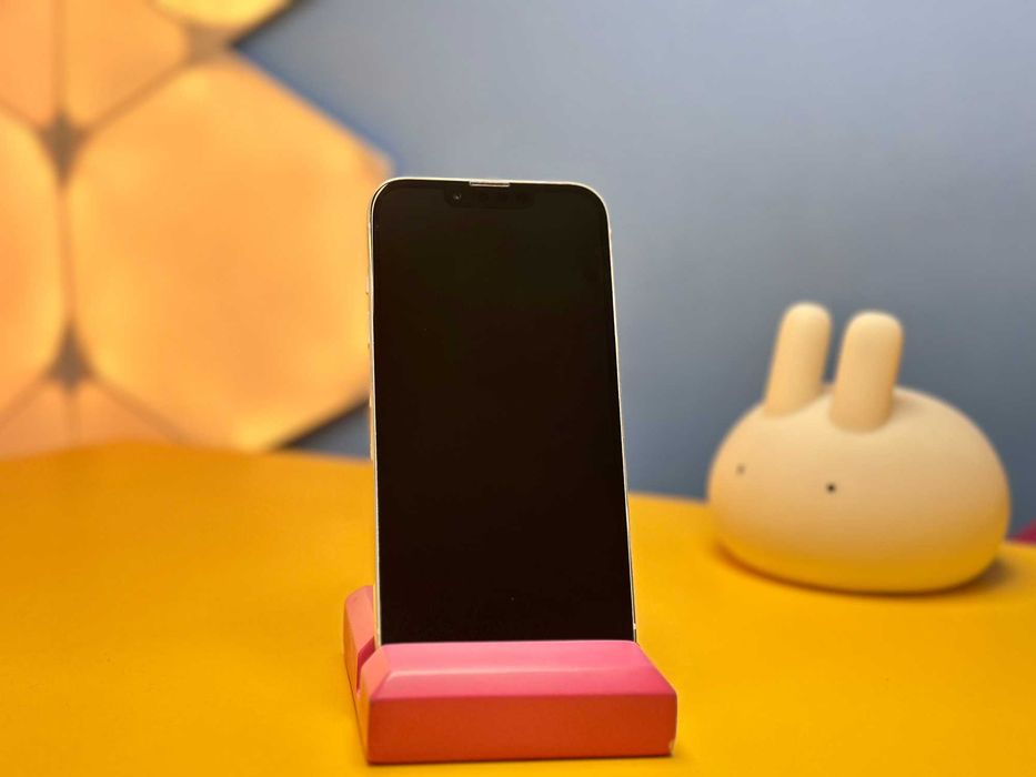 Смартфон Apple iPhone 13 128GB Starlight (145707) Б/У З ГАРАНТІЄЮ