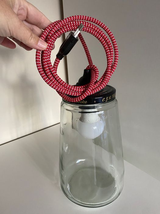 Candeeiro / lanterna com fio de tecido encarnado 25€€