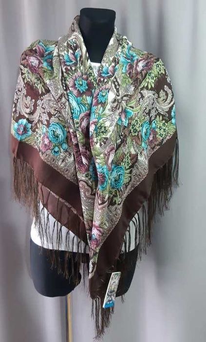 Платочная мануфактура платок коричневый в цветы с бахромой