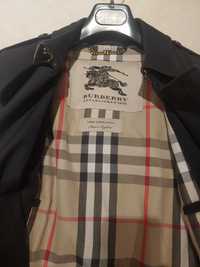 Burberry Chelsea trench coat Men size 50 almost new , wore one time
