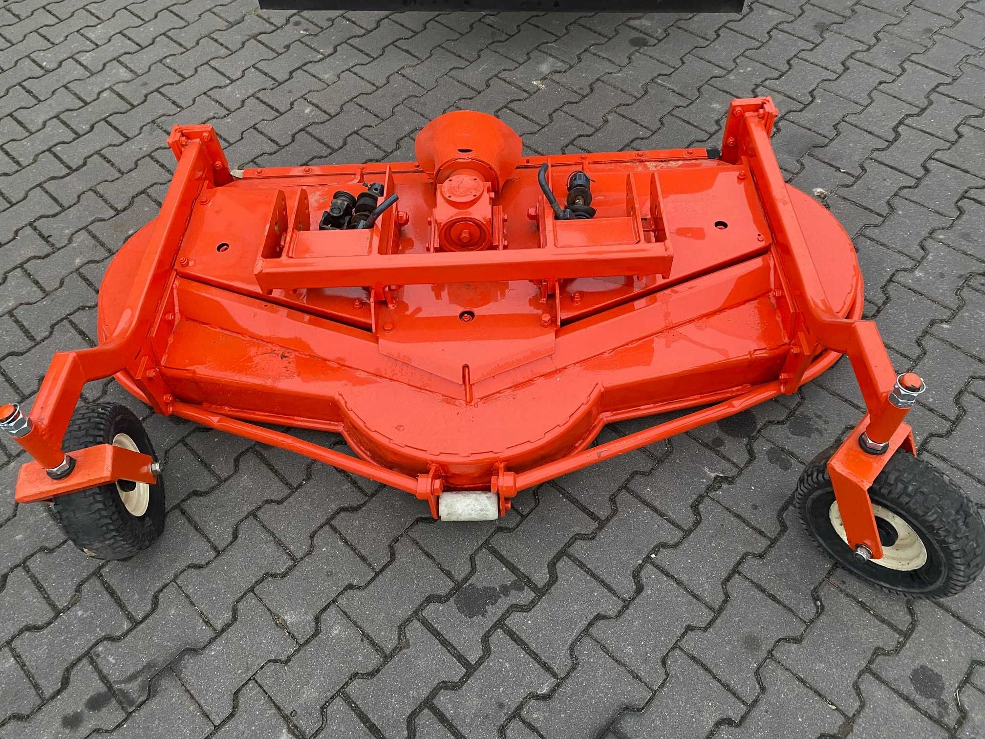 Traktor kosiarka Kubota 4 cylindry , kabina , 4x4 , pług