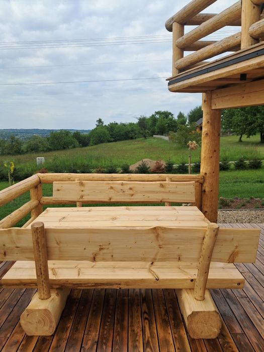 Stolik drewniany wraz z ławkami