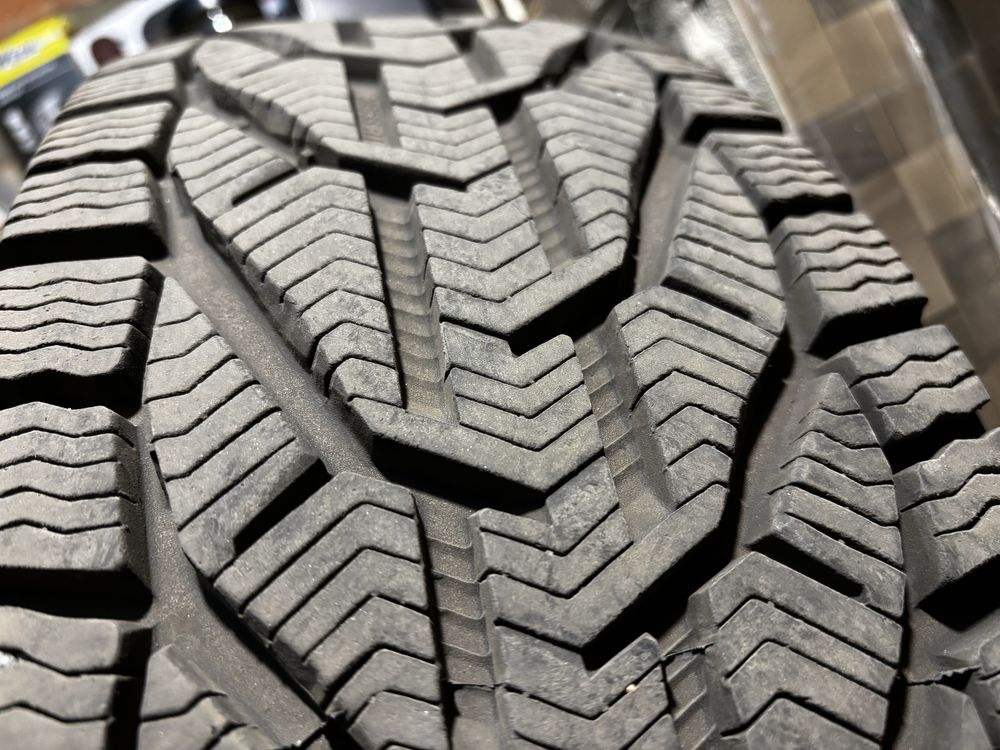Шини Kormoran snow зимові 205/55r17