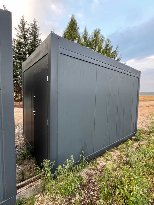 Kontener solidny, stan bardzo dobry