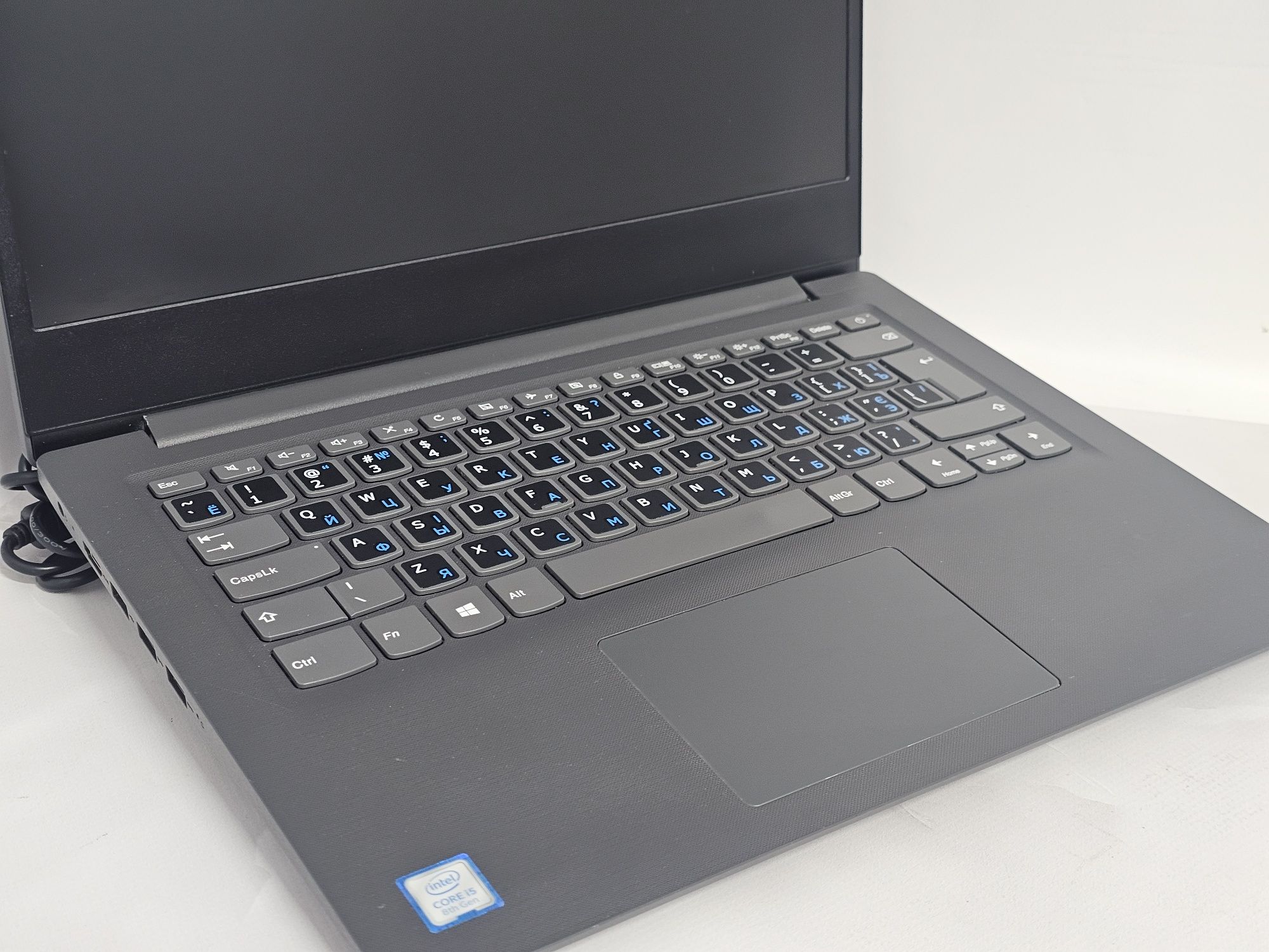 Lenovo v14 i5gen8