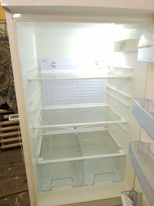 Продам холодильник  zanussii