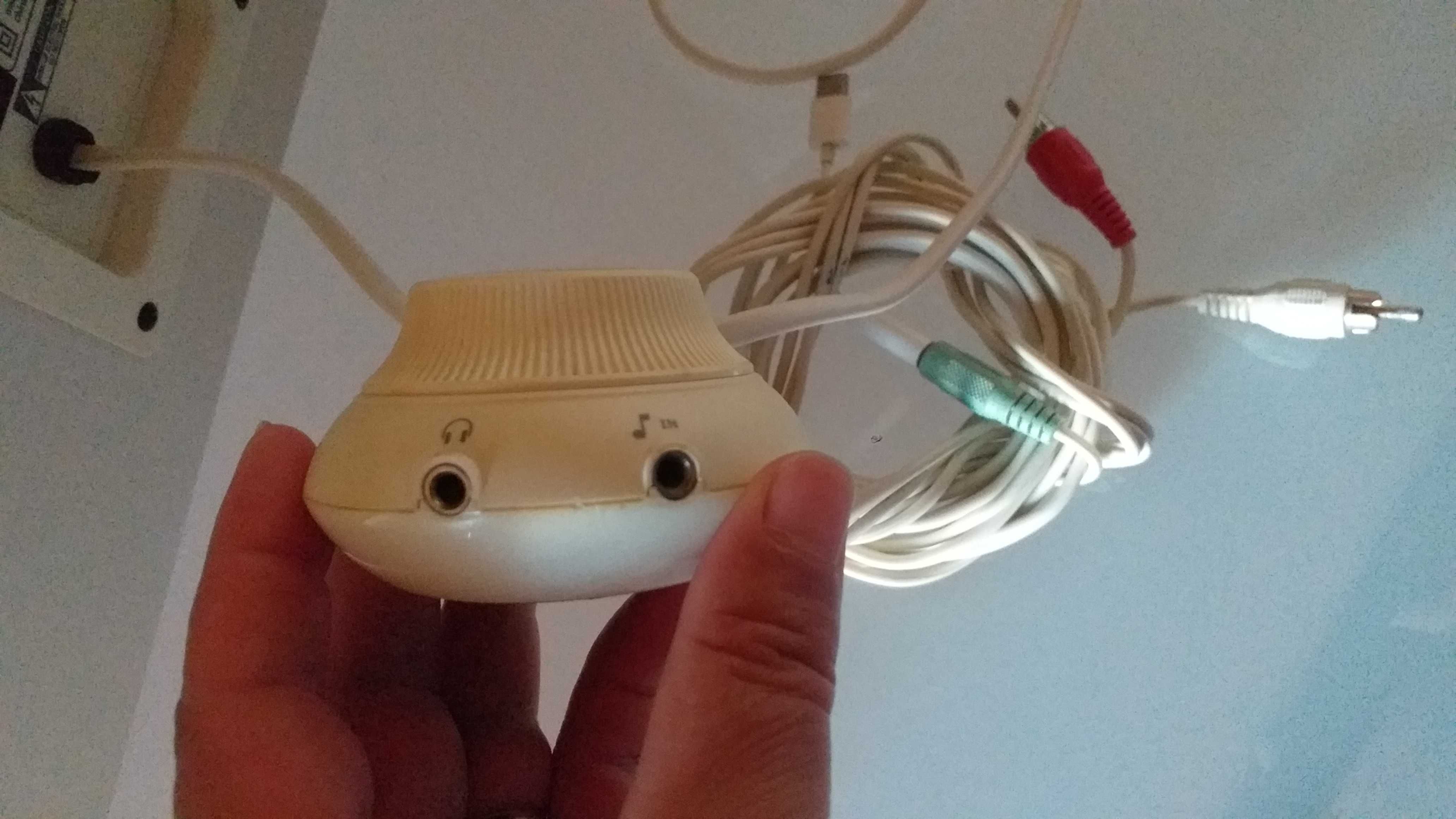 Conjunto de colunas com sistema para telemovel,computador, fones