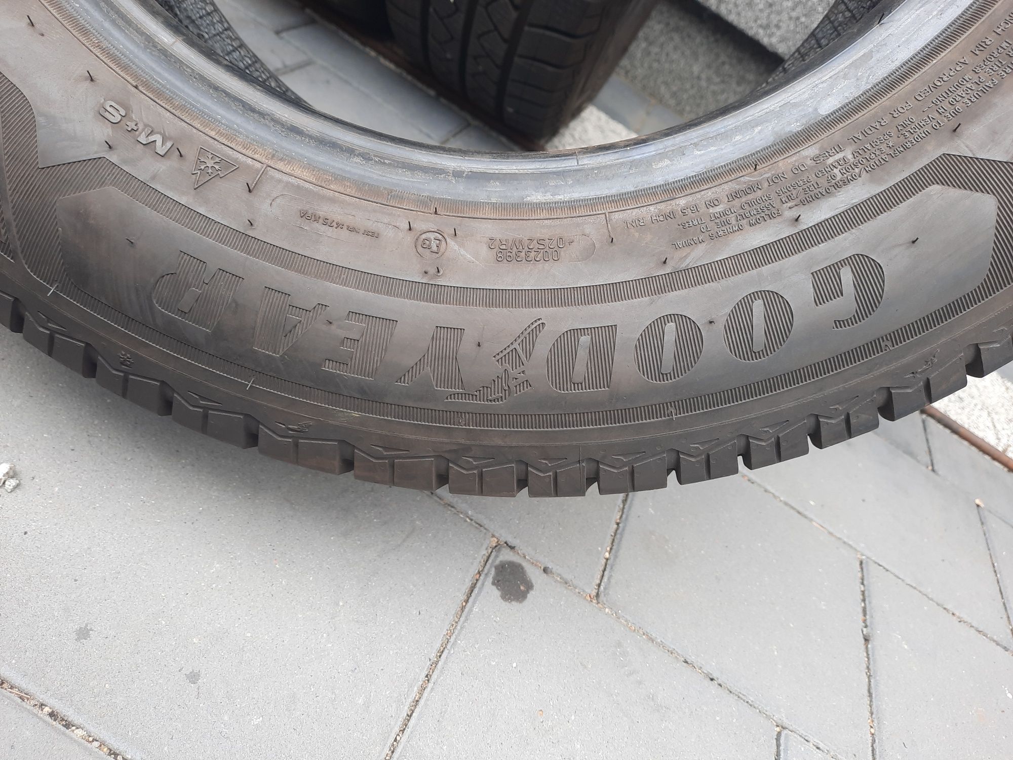 4 opony 215/65 R16C Goodyear Vector4seasons 2023r 8.5mm