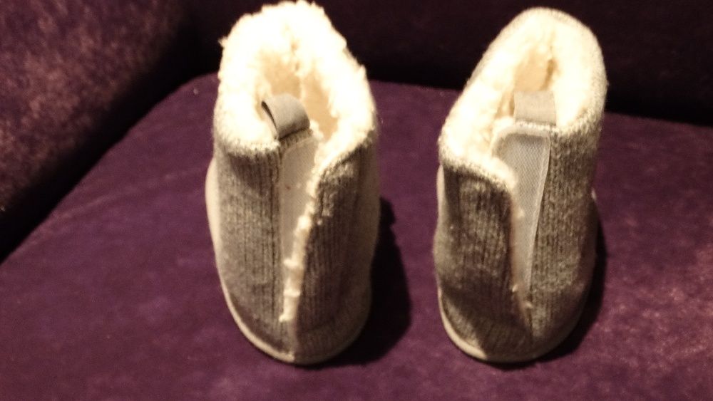 PRIMARK BUTY szare myszki plusz wkładka 11,5 cm 9-12 m-cy NOWE