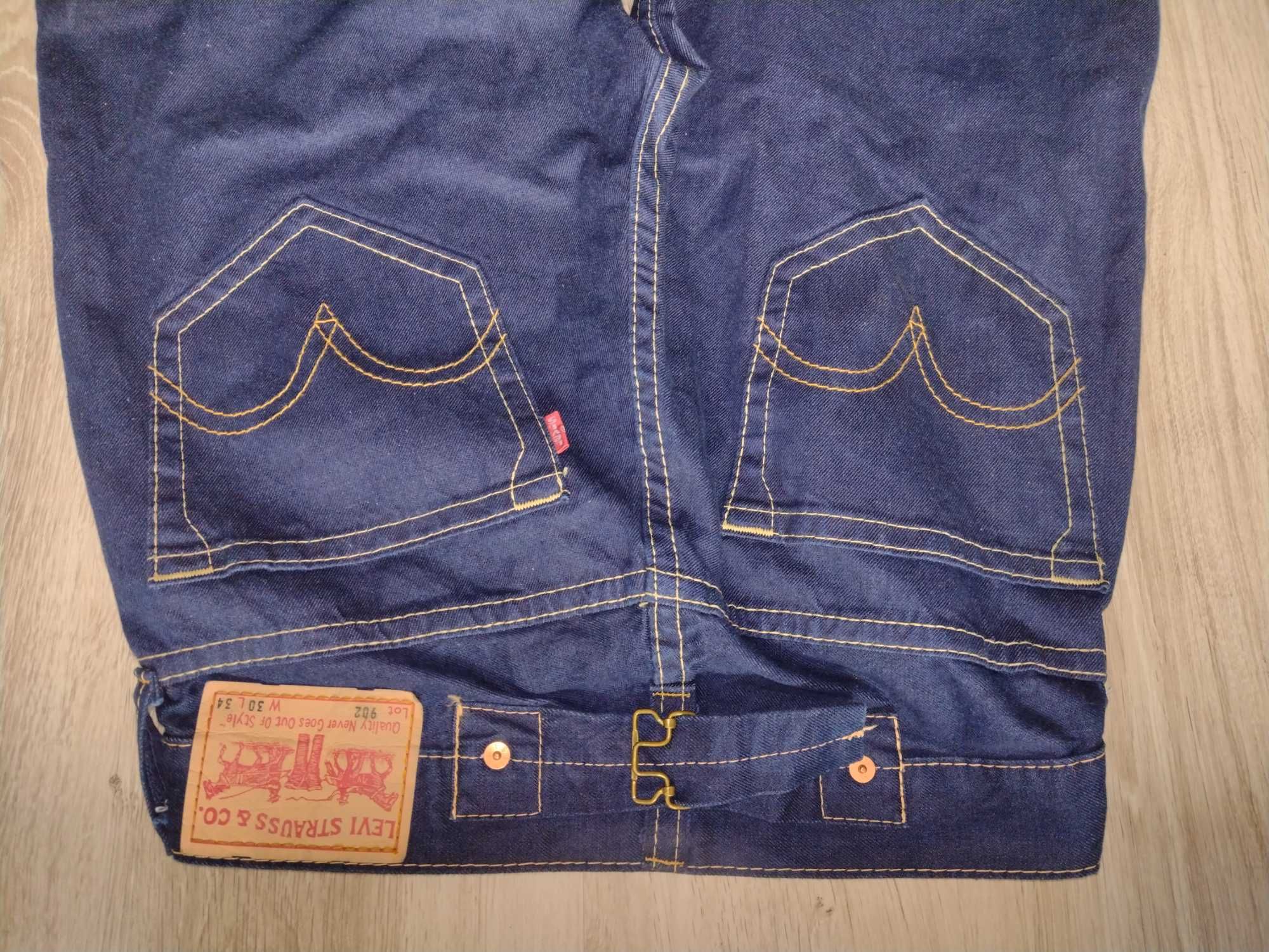 Spodnie Levi's 902 Lot pas 84 nowe