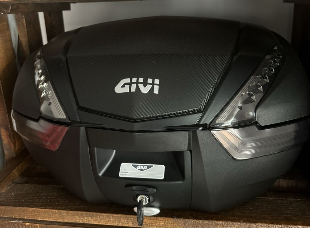 Кофр центральний бічний Givi V47NN (47l) Red