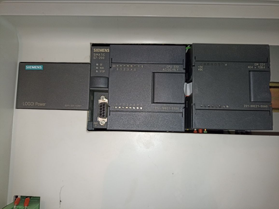 Rozdzielnia z modułami Siemens CPU 222, 224 EM222, 231, 277