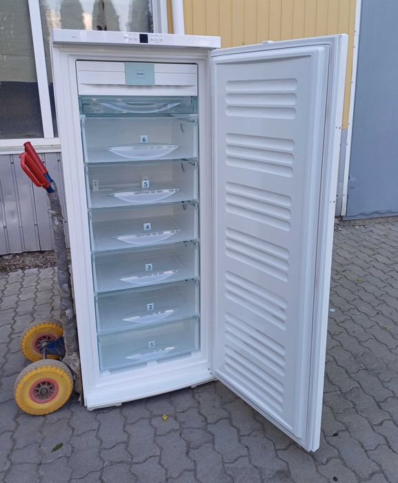 Морозильна камера німецького виробника Liebherr 280 літрів no Frost