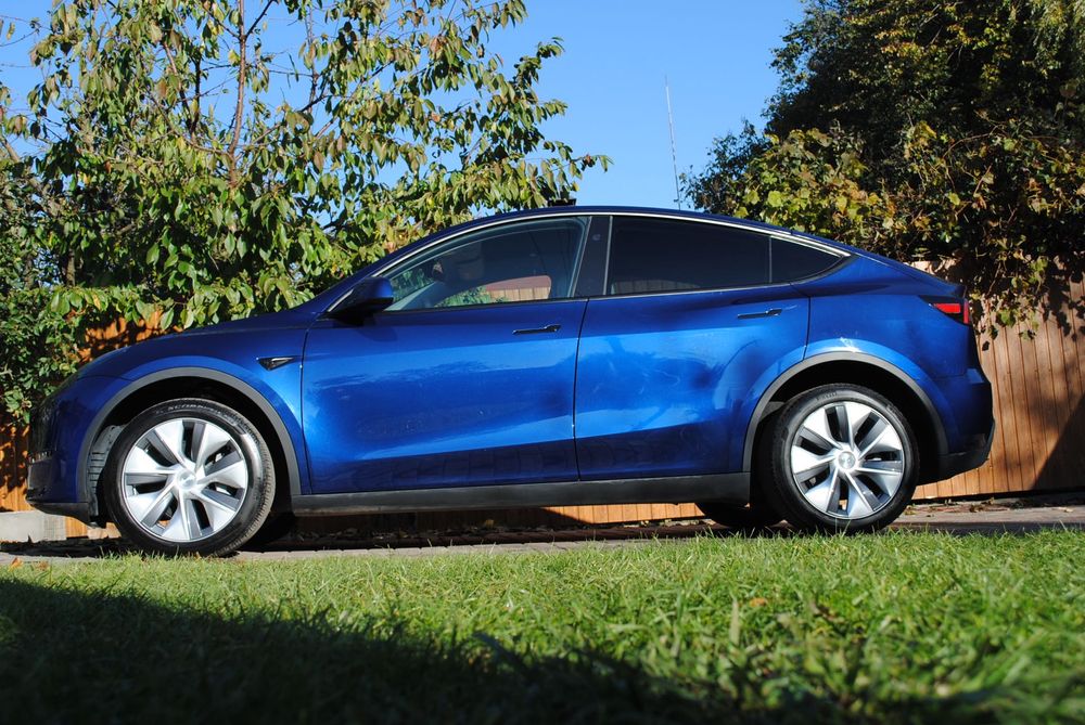 Tesla Y 2024 DUAL motor 24k км супер стан!