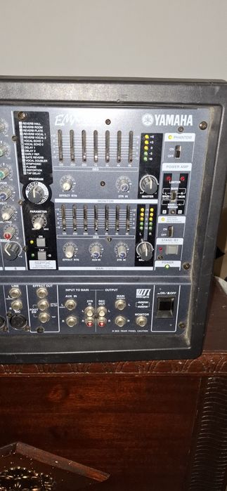 Yamaha EMX88s amplificador