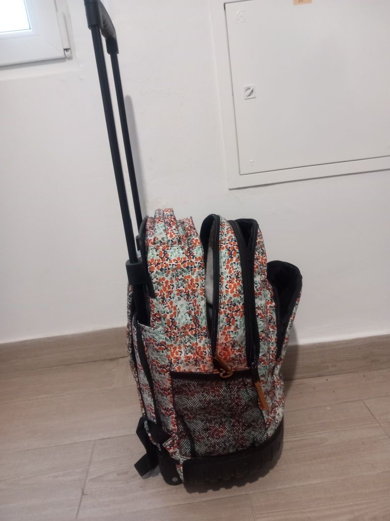 Mala de escola com rodas
