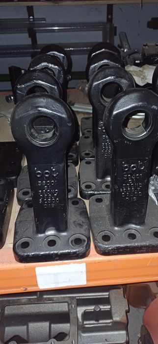 Zaczep doczołowy fi40 M16 rozstaw 110x100