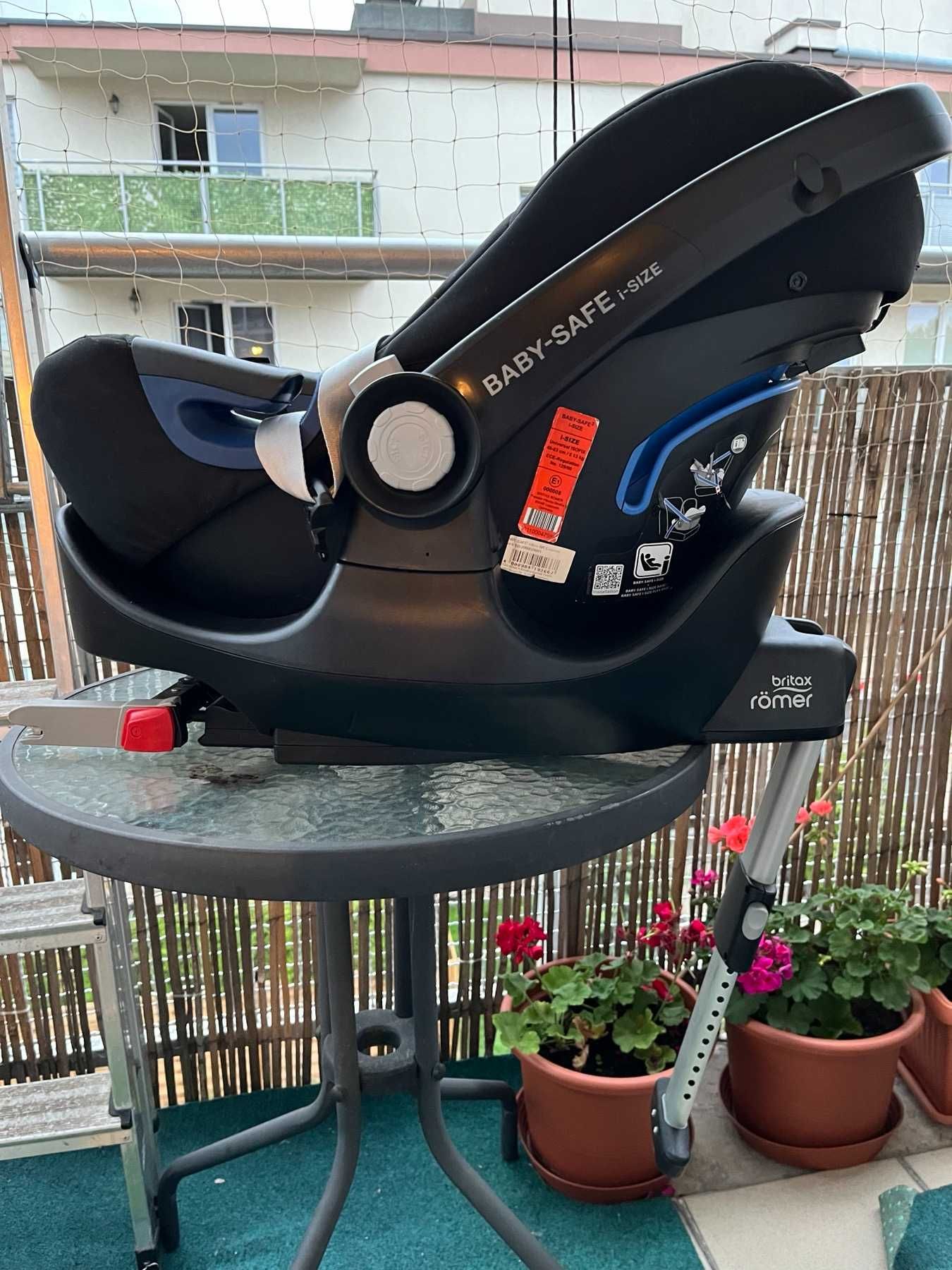 Fotelik samochodowy Britax Römer BABY-SAFE2 i-SIZE