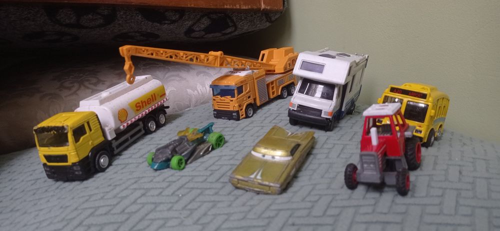 Машинка хот вилс тачки дом на колесах кран