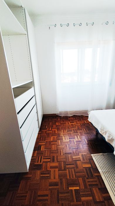 Quarto para alugar em Mem Martins