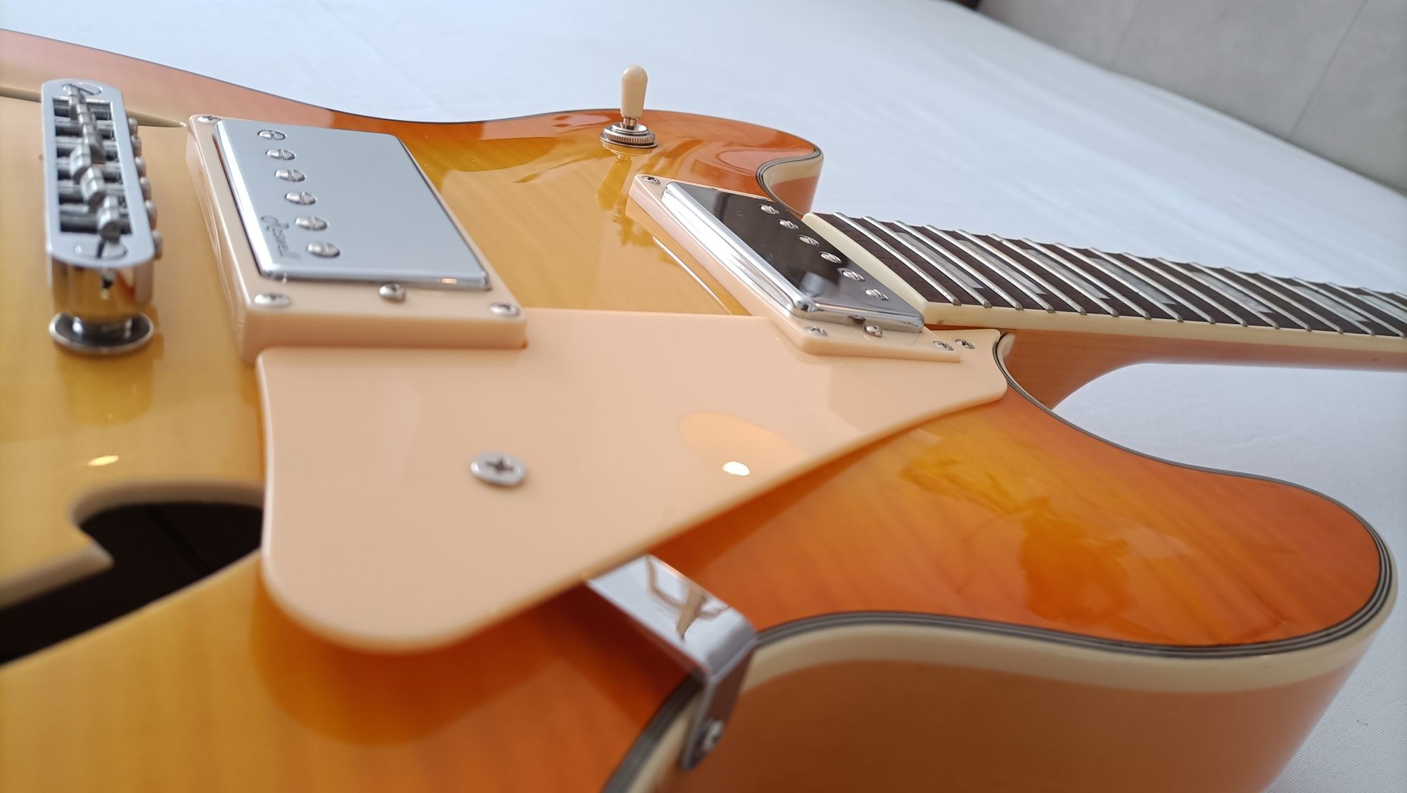 Guitarra Elétrica Harley Benton HB-35Plus Lemon Drop