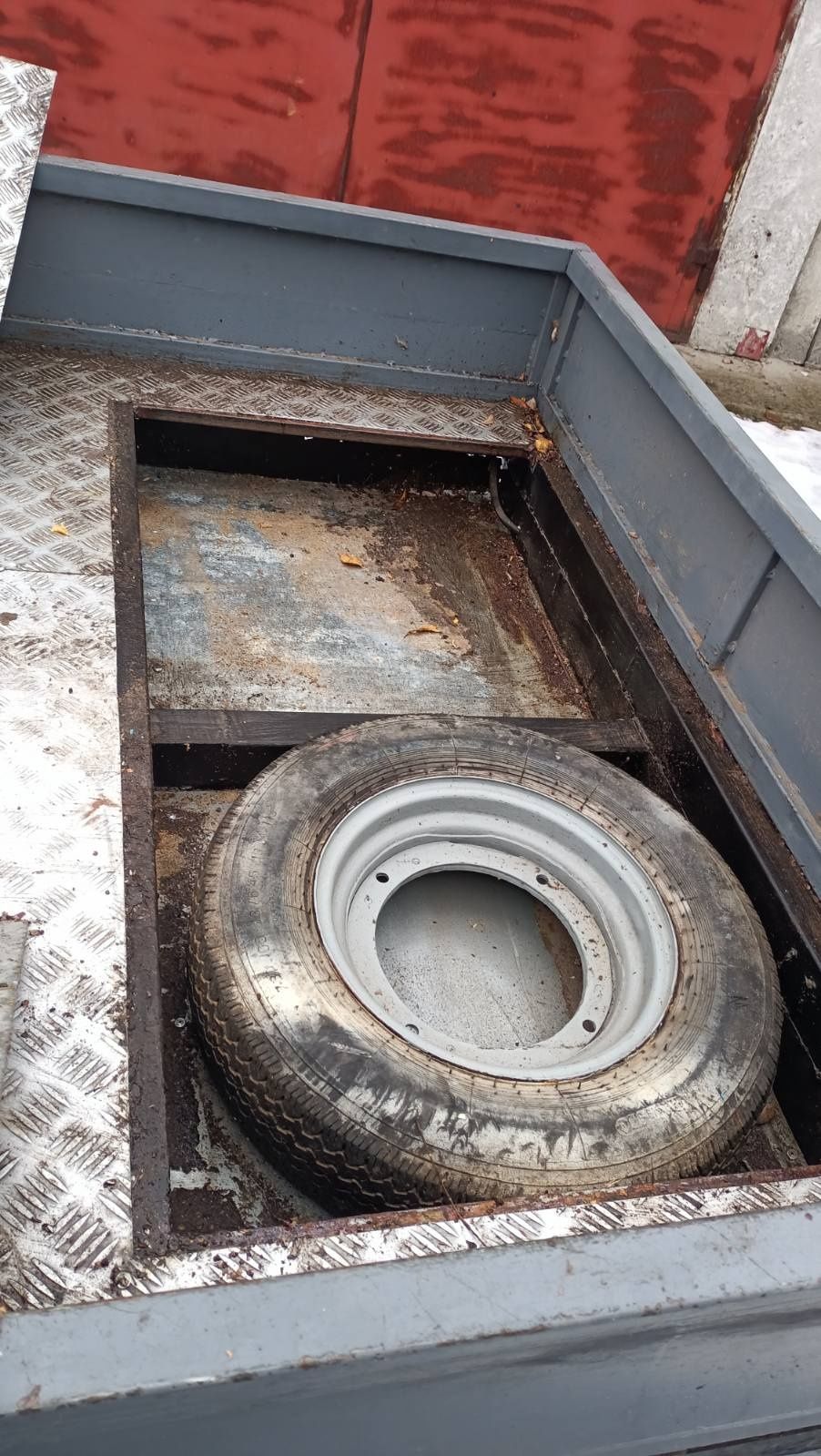 Причіп двухосний на авто