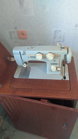 Швейная машина, машинка Подольск 142