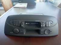 Auto-Rádio Fiat Puno Blaupunkt 
Fiat Punto 2000
Usado e sem código.
En