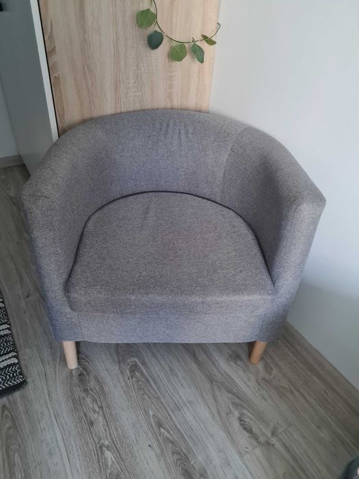 Fotel kubełkowy szary