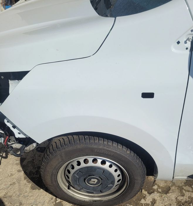 Renault Express błotnik przedni lewy 369 do założenia