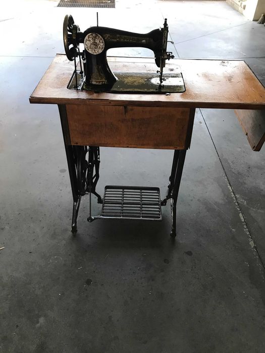 Maquina de costura SINGER