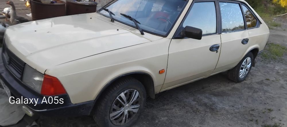 Продам москвич на бойовому ходу