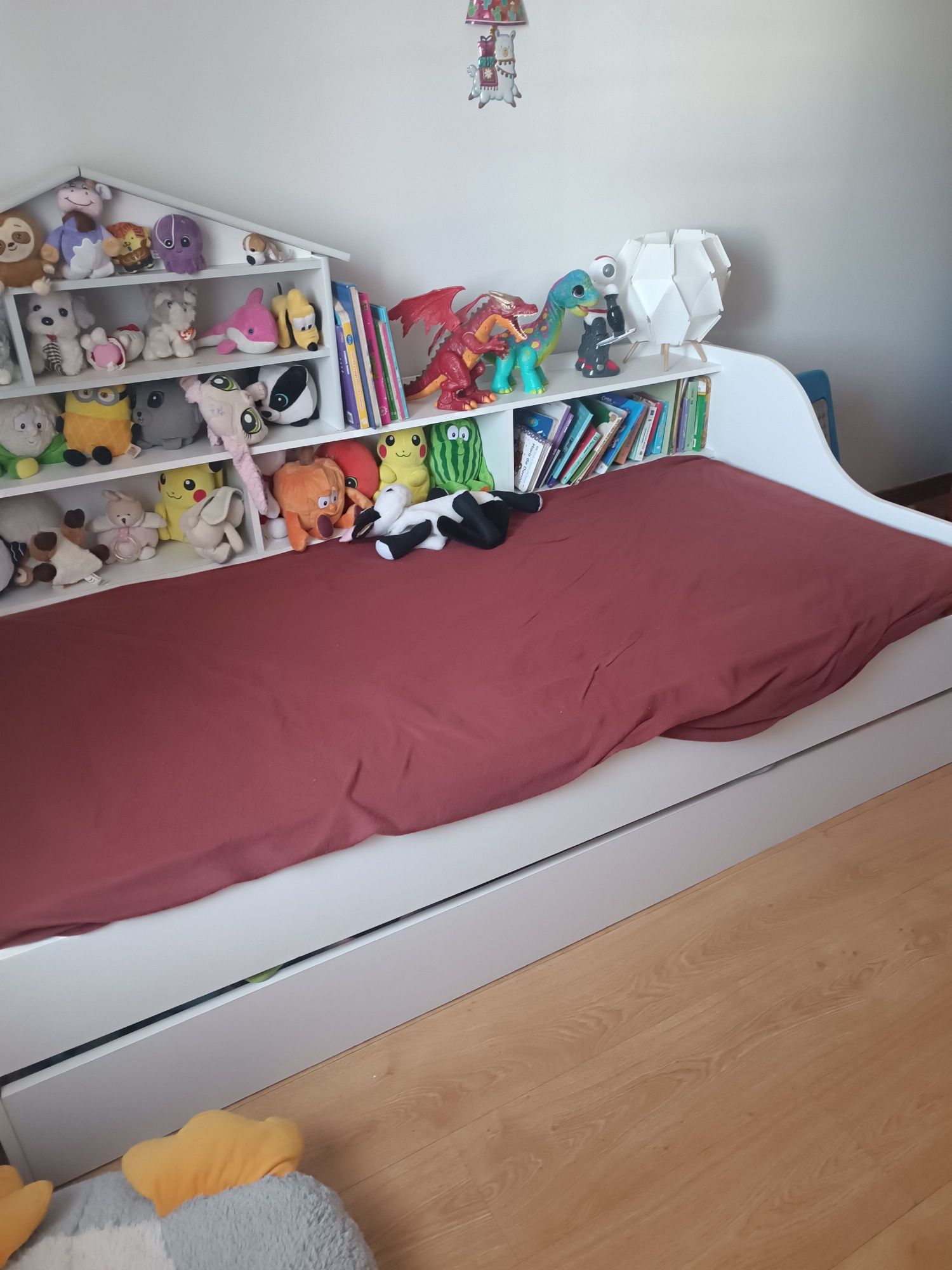 Cama solteiro branca