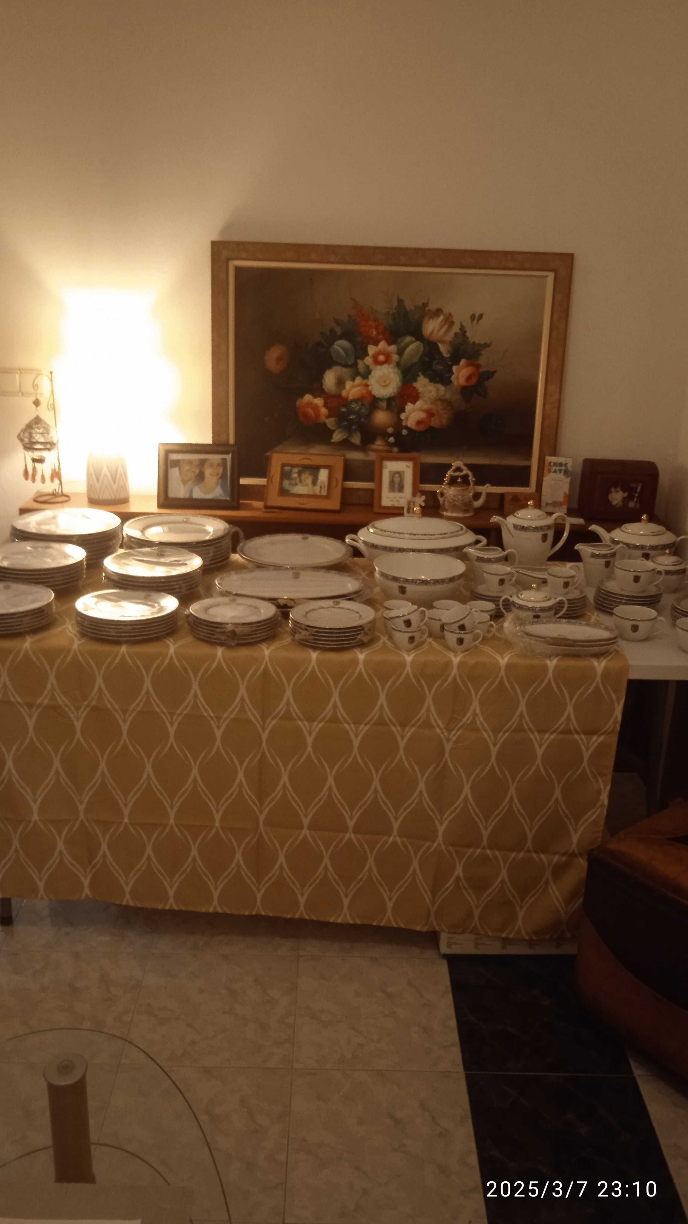 Baixela de porcelana portuguesa