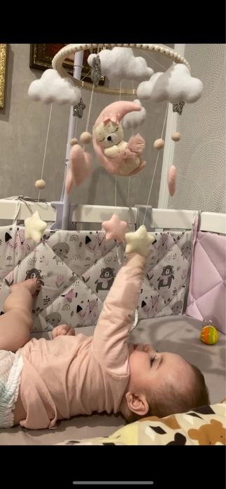 Мобіль на ліжко ручної роботи